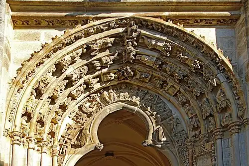 Archivolte du portail du porche.