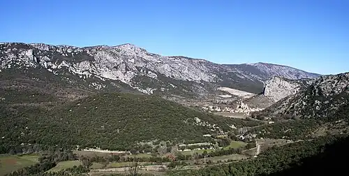 La Séranne et le village de Saint-Jean-de-Buèges.