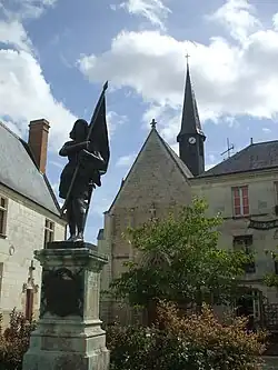 Statue de Jeanne d'Arc de Sainte-Catherine-de-Fierbois