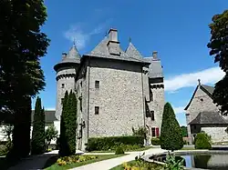 Le château de sainte-Fortunade.