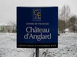 Panneau de la colonie de vacances.