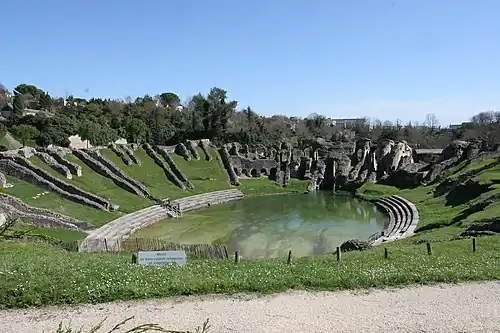 L'amphithéâtre.