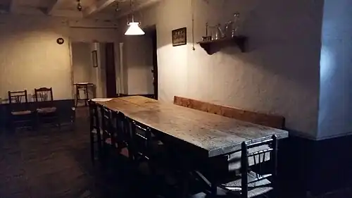 La grande salle-à-manger