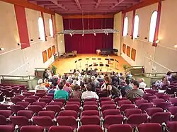 Photo de la salle Olivier Messiaen dans la chapelle de l'ancien couvent des Minimes.