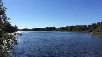 Rive sud de Salonsaari vu du pont du  Siltasalmi.