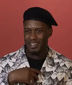 Samuel Adewunmi dans le rôle de Beto