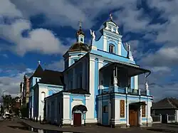 L'église de la Nativité classée n° 46-109-0064.
