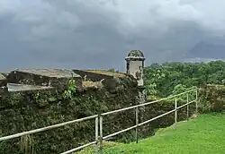 Partie latérale du fort