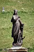 La statue de sainte Philomène, guide des pèlerinages nationaux au sanctuaire.