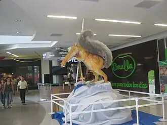 Sculpture de Scrat dans un centre commercial à Santa Marta en Colombie.