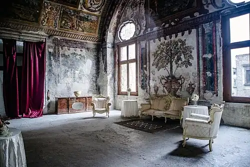 Une salle.
