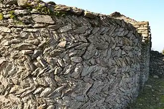 Sant Pere del Pla de l'Arca&nbsp;(ca), vestiges de l'abside de l'église du Xe&nbsp;siècle.