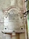 Monument pour le curé René de la Brière, de 1662.