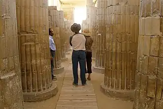 Corridor à colonnade.