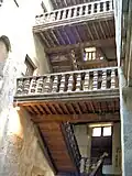 Escalier à jour vu de la cour intérieure