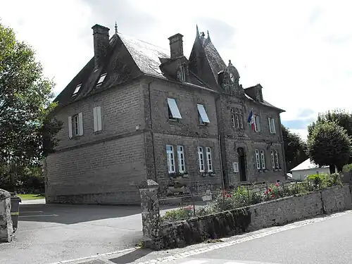 Le bâtiment de la mairie.