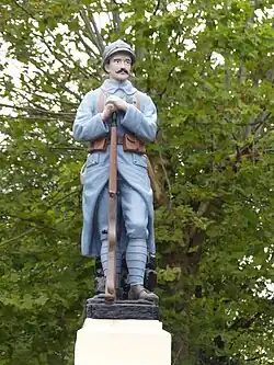 La statue du Poilu au repos.