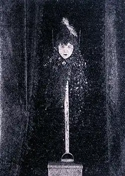 Photo en noir et blanc de l'entresort.