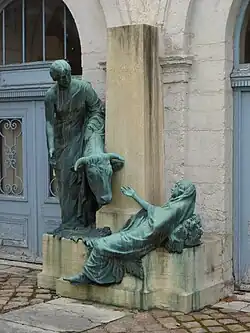Statue en l'honneur de Saturnin Arloing.