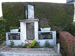 Le monument aux morts.