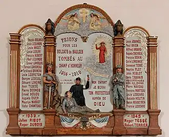 monument aux morts de 14-18 église Notre Dame Saulges, plâtre peint 1920.