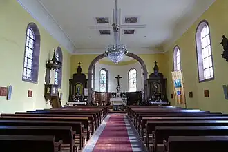 Vue intérieure de la nefvers le chœur.