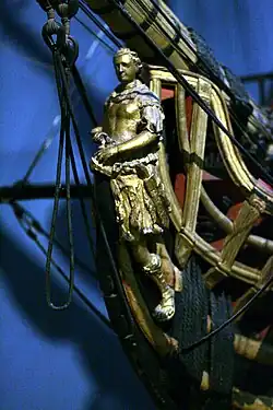 Détail de la figure de proue. Elle reprend un modèle d'empereur romain.