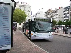 Ligne 9 : La Roseraie-Montreuil, place Lorraine à Angers.