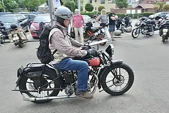 Monet-Goyon de 1929 à la 10e&nbsp;tournée internationale de motos anciennes VFV ADAC dans le nord de l'Allemagne.