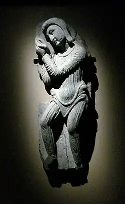 Dévot. Pakistan. Swat. Butkara I. Schiste, 67,5&nbsp;×&nbsp;23,5&nbsp;×&nbsp;6,5&nbsp;cm. Swat Museum (Saidu Sharif). Époque indo-scythe ou indo-parthe