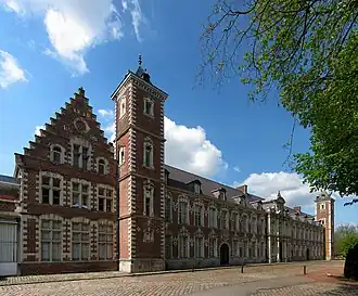 L'hôpital Notre-Dame.