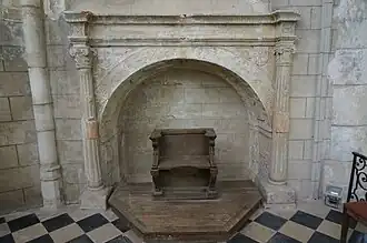 Enfeu des seigneurs d'Hangest en l'église.