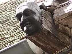 Ornement de poutre de comble, rue Renaudot.