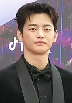 Seo In-guk est Choi Yee-jae, héros malchanceux et dépressif.