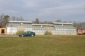 Les serres du château.