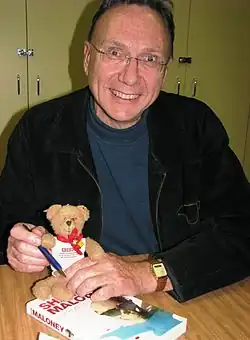 Description de l'image Shane Maloney and RingBear.jpg.