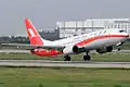 Shanghai Airlines Boeing B-737 au décollage