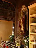 Statue de Kshitigarbha à l'intérieur