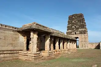 Temple de Madhavaraya Swamy, à l'intérieur de la forteresse de Gandikota. L'hindouisme est une religion pratiquée par l'extrême majorité des habitants.