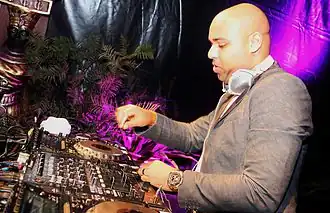 Description de cette image, également commentée ci-après