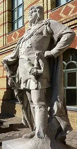 Statue du monument no&nbsp;2 représentant Othon Ier de Brandebourg dans son état actuel.
