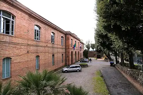 La caserne Santa Barbara.