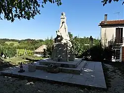 Le monument aux morts.