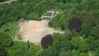 Le site du château après sa destruction (2018).