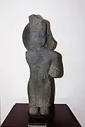 Statue représentant Surya, époque Dvâravatî (copie, l'original est au Musée national de Bangkok).