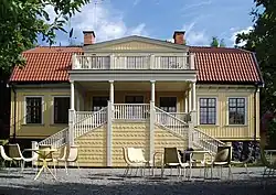 La ferme de Skärholmen après rénovation, photographiée en 2008.