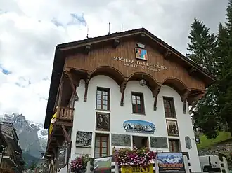 Le siège de la société des guides de Courmayeur-Mont-Blanc et du musée alpin « Duc des Abruzzes ».
