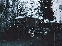 Soldats américains devant l'hôtel Victoria de Royat.