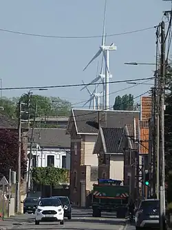 Les éoliennes vues depuis Solesmes.