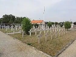 Carré militaire au cimetière.